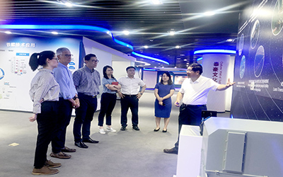 《數(shù)據(jù)驅(qū)動的智能城市》作者——哈佛大學(xué)Stephen Goldsmith教授蒞臨北京泰豪參觀交流